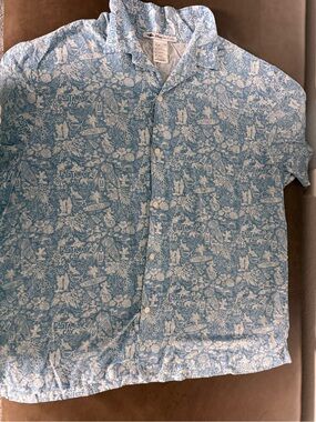 Disney cruise line Castaway Light Blue & White Hawaiian Button-Down Shirt